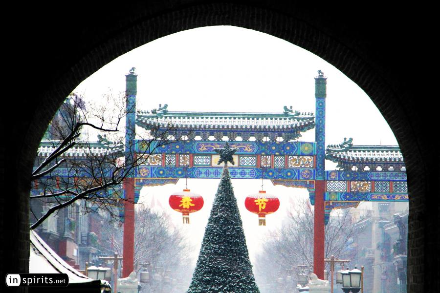 A Snow-Clad Christmas at Beijing Old Street