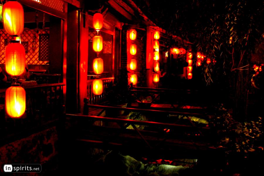 Red Lanterns at a creek in Lijiang