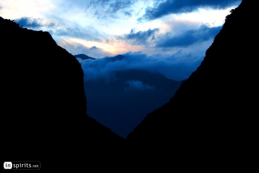 Sunrise at the Tiger Leaping Gorge